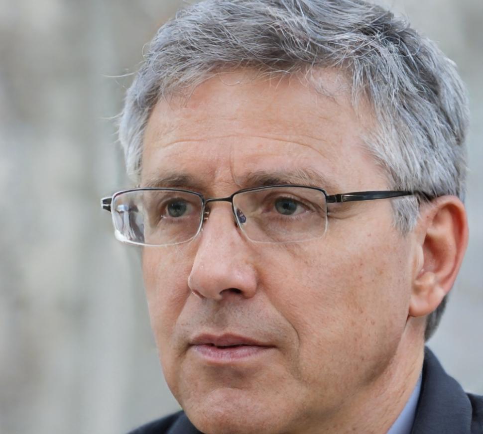 Marcus Reinhardt, Gründer von elarifyrent